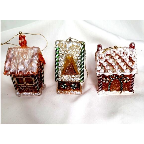 3 Vintage Gingerbread Houses Different Shapes 3\